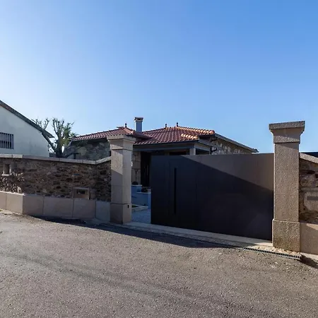 O Cervo Charm House * וילה נובה דה סרביירה